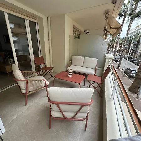 Luxury Location , Ideally Situated Near Sea Apartment