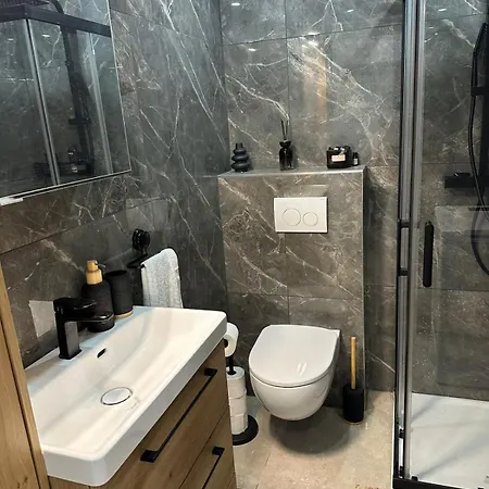 Luxury Location , Ideally Situated Near Sea