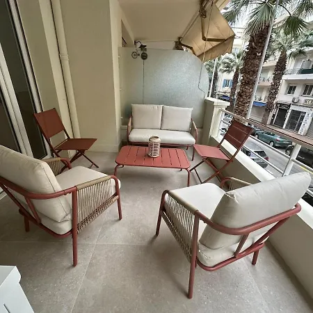 Luxury Location , Ideally Situated Near Sea *
