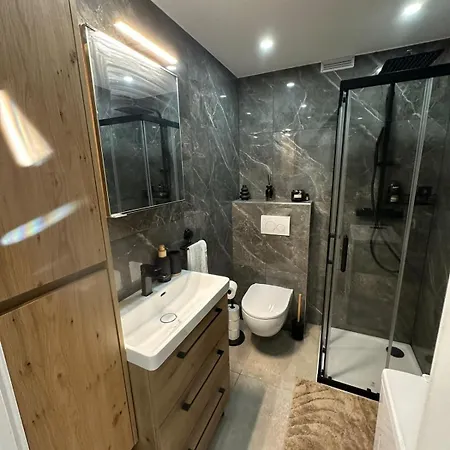 Luxury Location , Ideally Situated Near Sea Antibes
