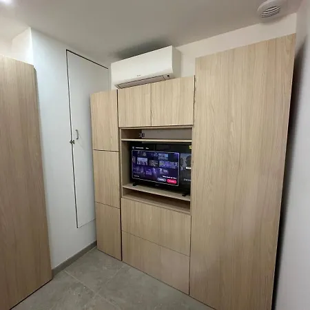 Luxury Location , Ideally Situated Near Sea *
